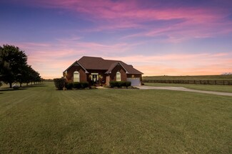 4722 Matthews Rd, Cedar Hill, TN 37032