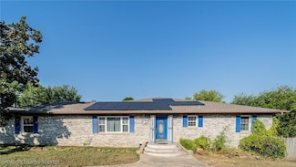 1401 N 6th St, van Buren, AR 72956