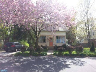 18 Waverly Ave, Morton, PA 19070
