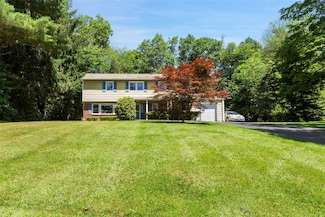 990 Lester Rd, Yorktown Heights, NY 10598
