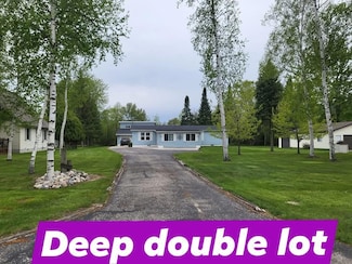 827 Iroquois Ave, Prudenville, MI 48651