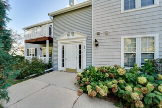 801 Harbor House Dr Unit 2, Madison, WI 53719