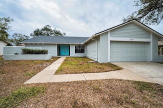520 Meravan Dr, Palm Harbor, FL 34683