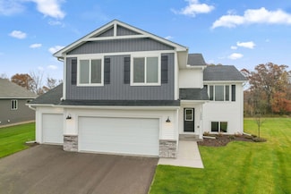 1549 Creekwood Dr, New Richmond, WI 54017