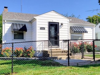 1816 Nicholson St, Crest Hill, IL 60403