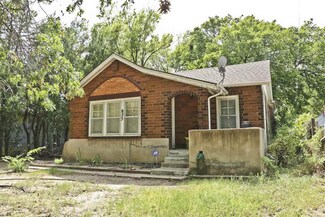 825 N Crestway St, Wichita, KS 67208