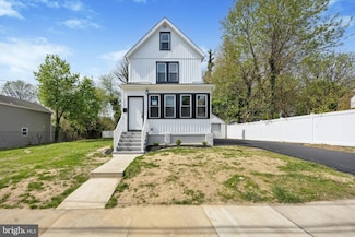 163 Youngs Ave, Woodlyn, PA 19094