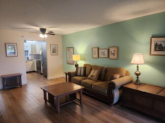 4820 Blvd Unit 106, Lake Worth, FL 33467