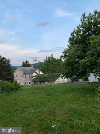 315 Summer Valley Rd, Orwigsburg, PA 17961