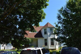 202 E Maple St, Garrison, IA 52229