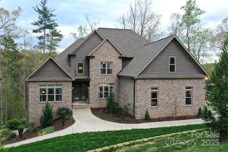 2757 Trent Dr NE, Conover, NC 28613