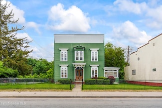 1466 3rd St, Rensselaer, NY 12144