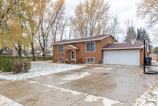 2039 Roe Crest Dr, North Mankato, MN 56003