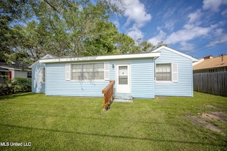 1815 Cherubusco St, Pascagoula, MS 39567