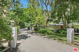 1818 Old Ranch Rd, Los Angeles, CA 90049
