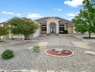 304 El Lago Camino, Del Rio, TX 78840