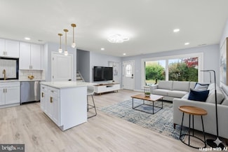 11046 Ferndale St, Philadelphia, PA 19116