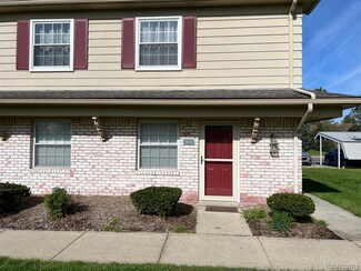 202 Princeton Dr Unit 47, South Lyon, MI 48178