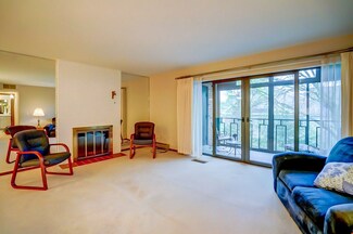 6302 Mineral Point Rd Unit 319, Madison, WI 53705