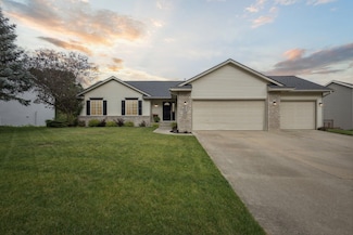 628 Hickory Dr, Wayland, MI 49348