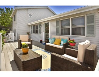 9 14th St, Newbury, MA 01951
