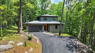 3 Pheasant Dr, Fairview, NC 28730