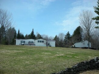 12 Wing Hill Rd, Manchester, ME 04351