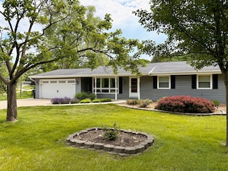 W254S6620 Ridge Rd, Waukesha, WI 53189