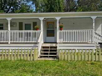 54 Green Mountain Park St, Pownal, VT 05261