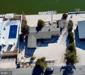 113 Laguna Ln, Beach Haven, NJ 08008
