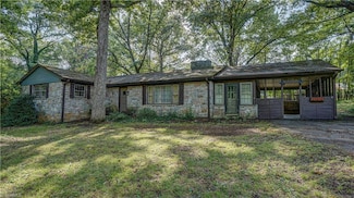 218 Westwood Dr, Kernersville, NC 27284