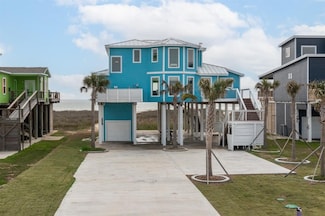 5342 Blue Water Dr, Freeport, TX 77541