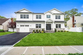 255 N Chestnut St, Massapequa, NY 11758