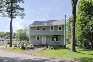 9 Jean St, Kittery, ME 03904