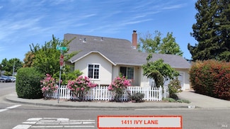 1411 Ivy Ln, Petaluma, CA 94954