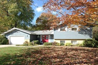 118 Rainbow Dr, Sleepy Hollow, IL 60118