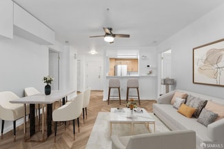 555 10th St Unit 102, Oakland, CA 94607