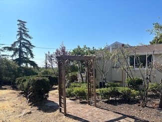 552 Summit Dr, Emerald Hills, CA 94062