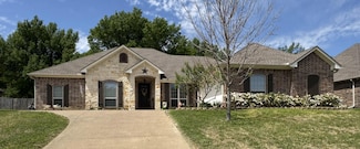 228 Heritage Ct, Lindale, TX 75771
