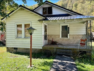 1485 Cook Pkwy, Oceana, WV 24870