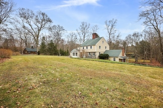 17 Huckleberry Ln, Weston, CT 06883