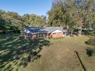 5062 Main St, Oakdale, IL 62268