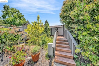 1608 Ashwood Dr, Martinez, CA 94553