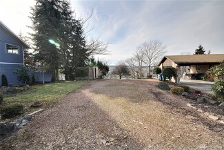 17 Lake Ave S, Renton, WA 98057