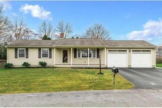 10 Northfield Place, Acushnet, MA 02743