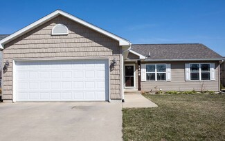 1408 Meadowview Ln, Waverly, IA 50677