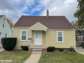 28919 Essex St, Roseville, MI 48066