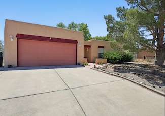 1025 Lee Trevino Dr, Belen, NM 87002