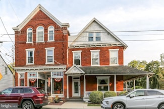 11 E High St, Marietta, PA 17547