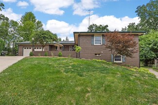 10 Wellesley Way, Iowa City, IA 52245